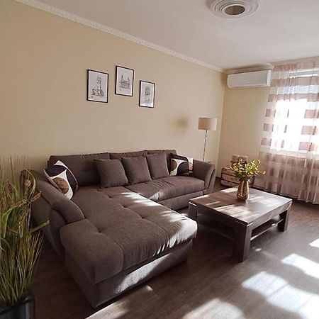 Szilfak City Apartman Hajduszoboszlo Ngoại thất bức ảnh