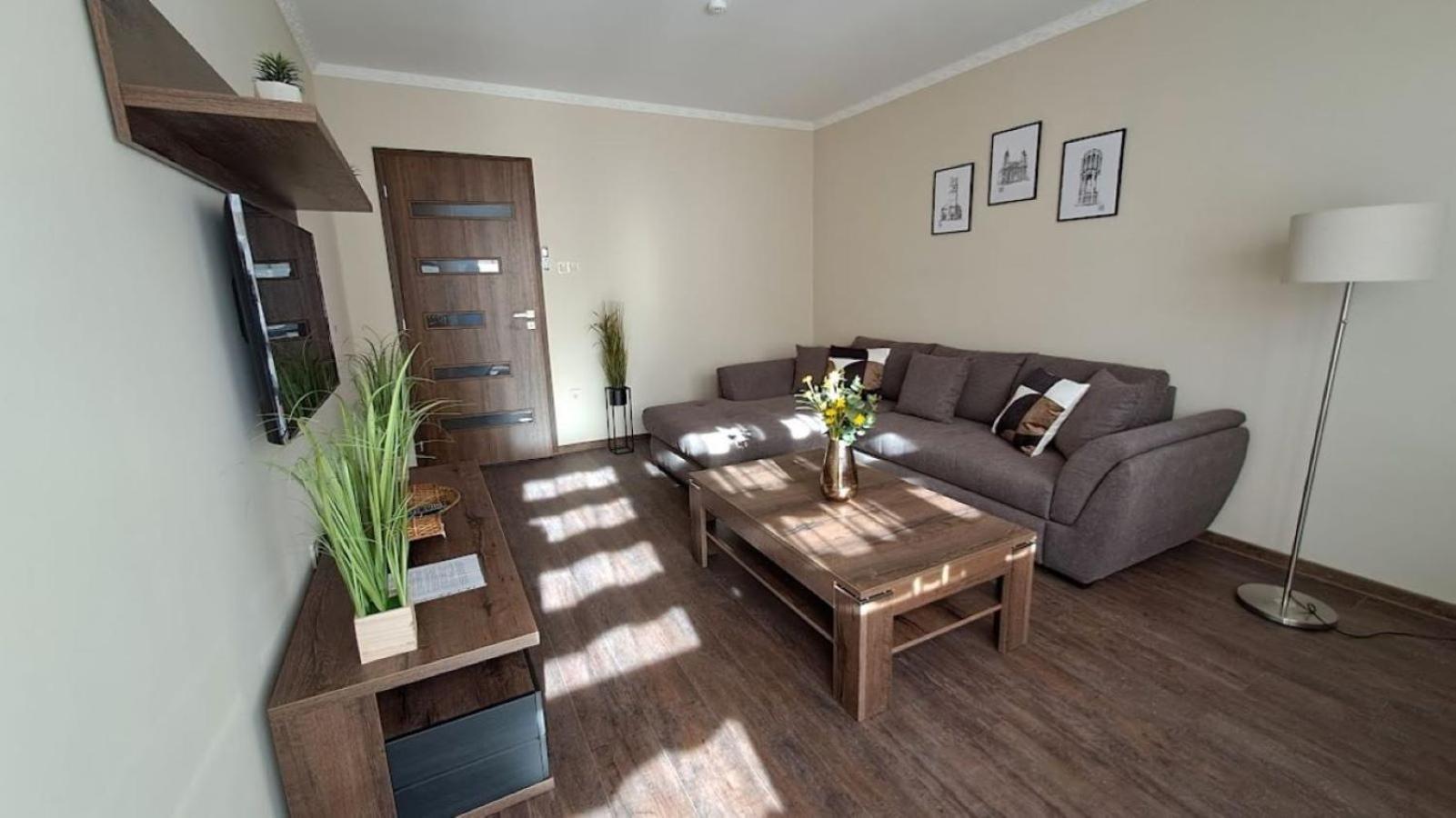 Szilfak City Apartman Hajduszoboszlo Ngoại thất bức ảnh