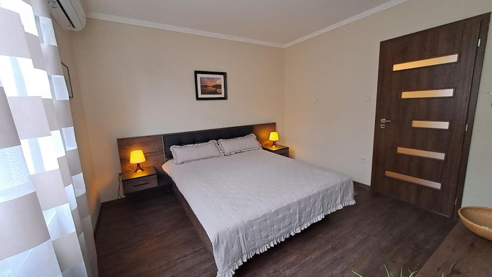 Szilfak City Apartman Hajduszoboszlo Ngoại thất bức ảnh