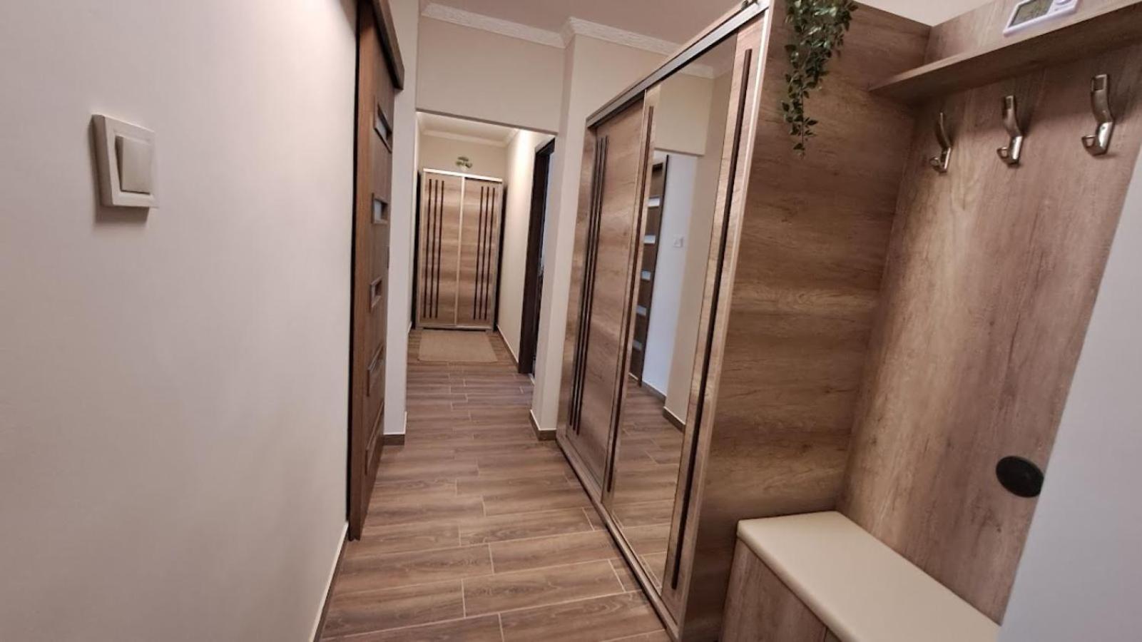 Szilfak City Apartman Hajduszoboszlo Ngoại thất bức ảnh